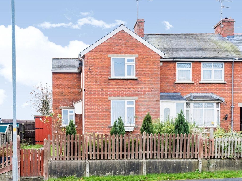 4 bed semidetached house for sale in Whitworth Road, Swindon SN25 Zoopla