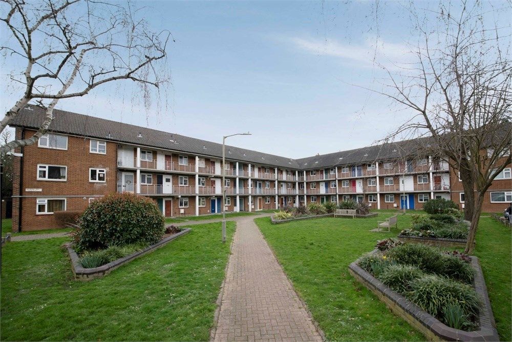 46 Aldrington Road, London SW16  