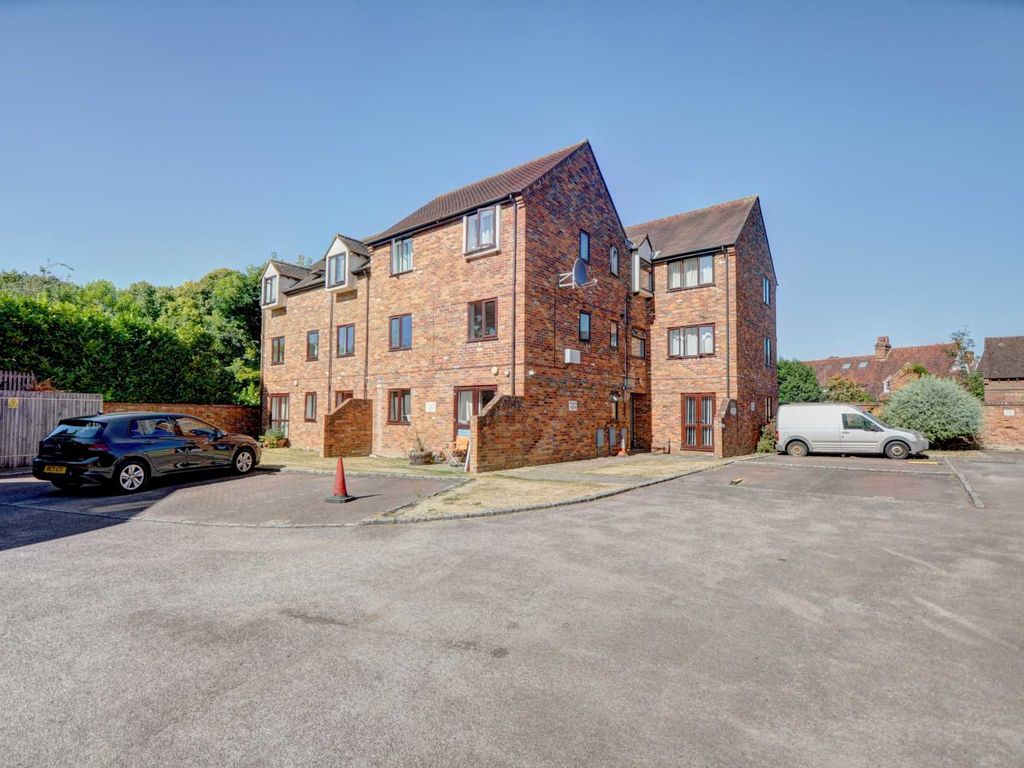 1 bed flat for sale in Malthouse Square, Princes Risborough HP27 Zoopla