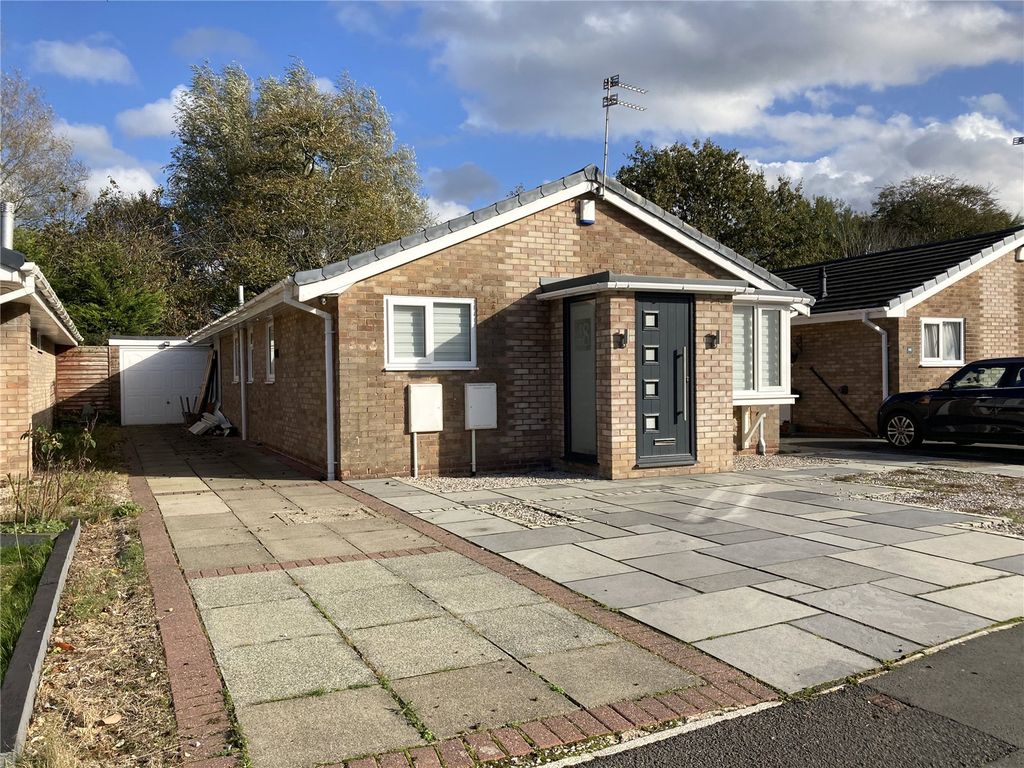 2 bed bungalow for sale in Tower Green, Fulwood, Preston PR2 Zoopla
