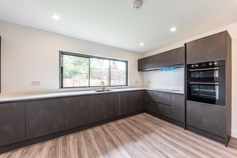 3 bed detached bungalow for sale in Willow Lane, Gedling, Nottingham