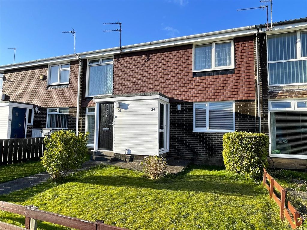 2 bed flat for sale in Hereford Way, Fellgate, Jarrow NE32, £69,950