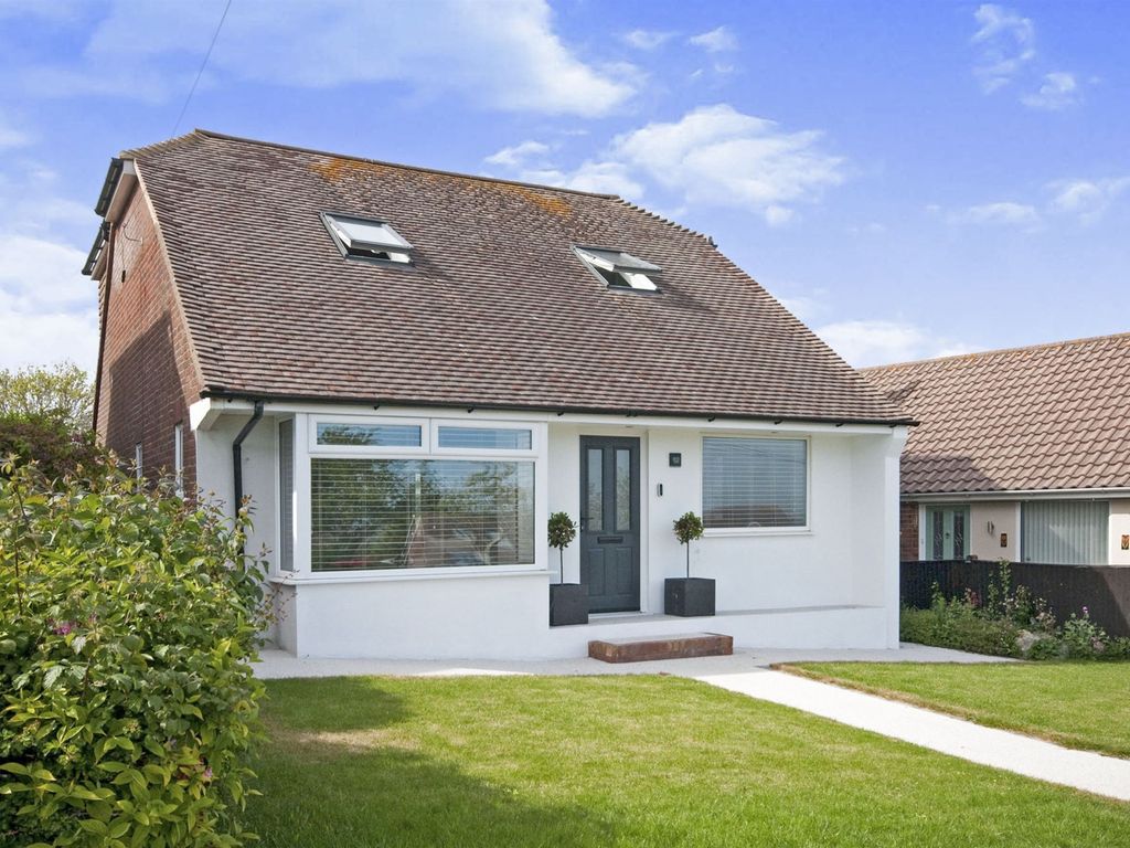 4 bed detached house for sale in Tovey Close, Eastbourne BN21, £500,000