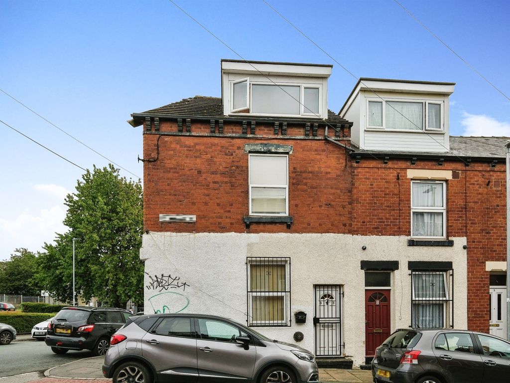 3 bed end terrace house for sale in Alexandra Road, Hyde Park, Leeds