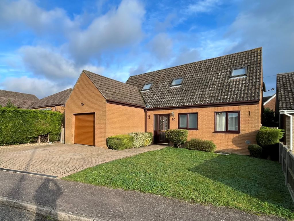 4 bed detached bungalow to rent in Lilac Drive, Lakenheath, Brandon IP27 Zoopla