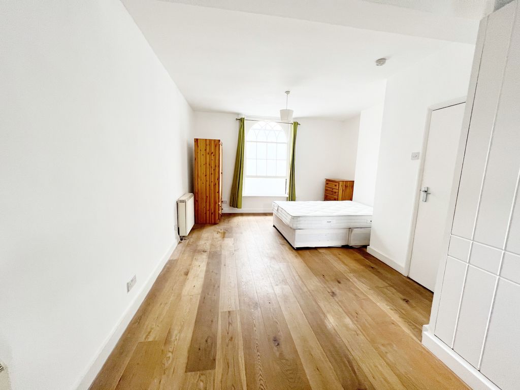 Studio to rent in New Cross Road, New Cross SE14, £1,500 pcm Zoopla