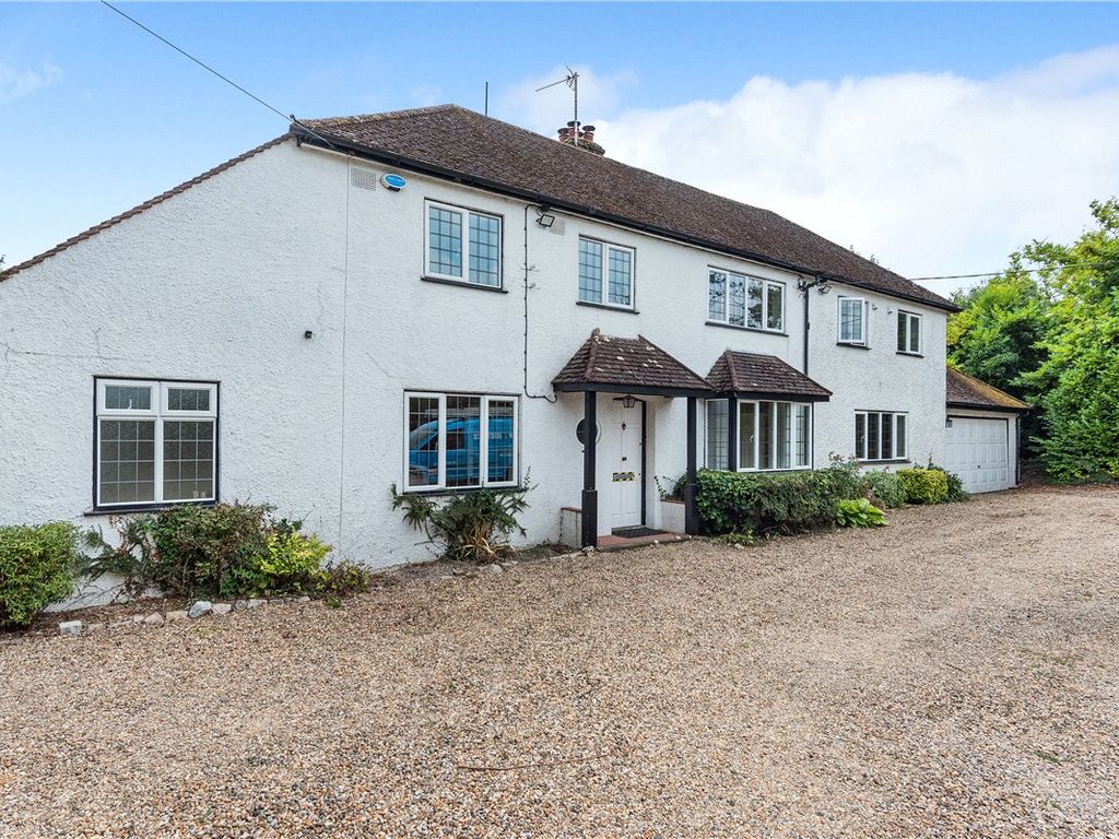 4 bed detached house to rent in Lane, Wendover, Aylesbury HP22