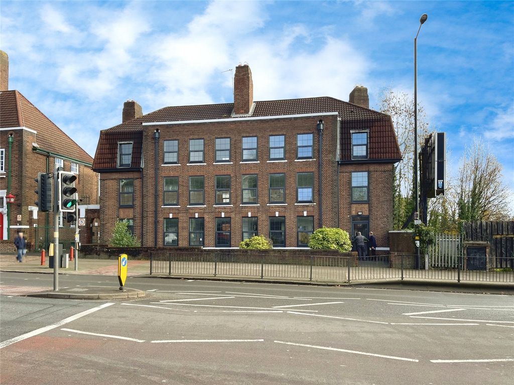 3 bed flat to rent in Pershore Road South, Birmingham, West Midlands