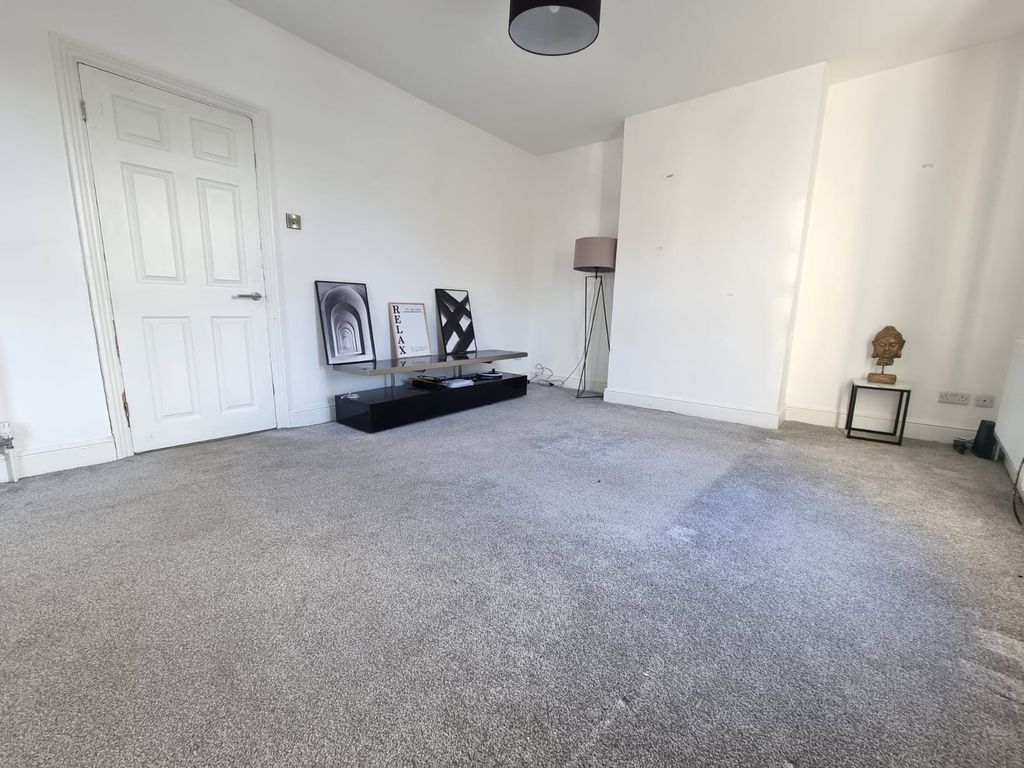 2 bed flat to rent in Chesterfield Road, Sheffield S8 Zoopla