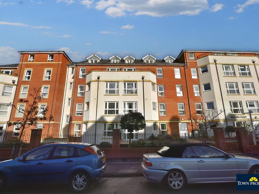 1 bed flat for sale in Jevington Gardens, Eastbourne BN21, £179,950