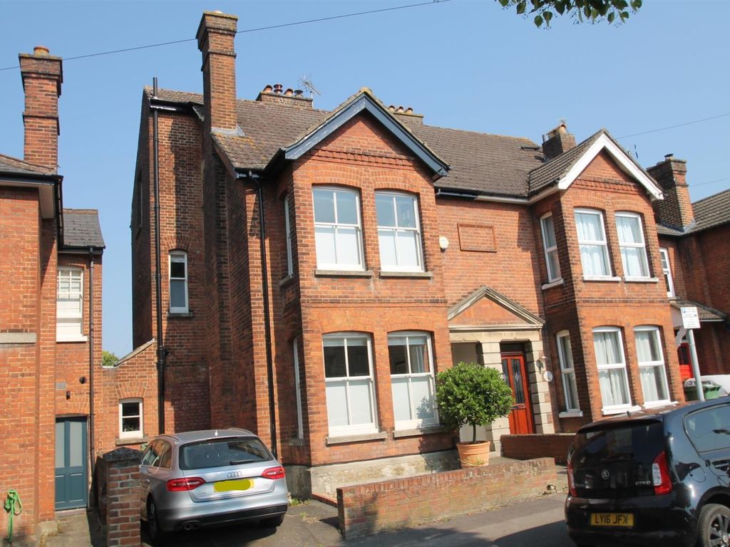 5 bed semidetached house for sale in St. Lukes Avenue, Maidstone ME14