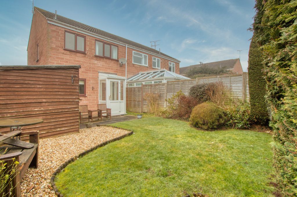 3 bed semidetached house for sale in Mallory Close, Taunton TA2 Zoopla
