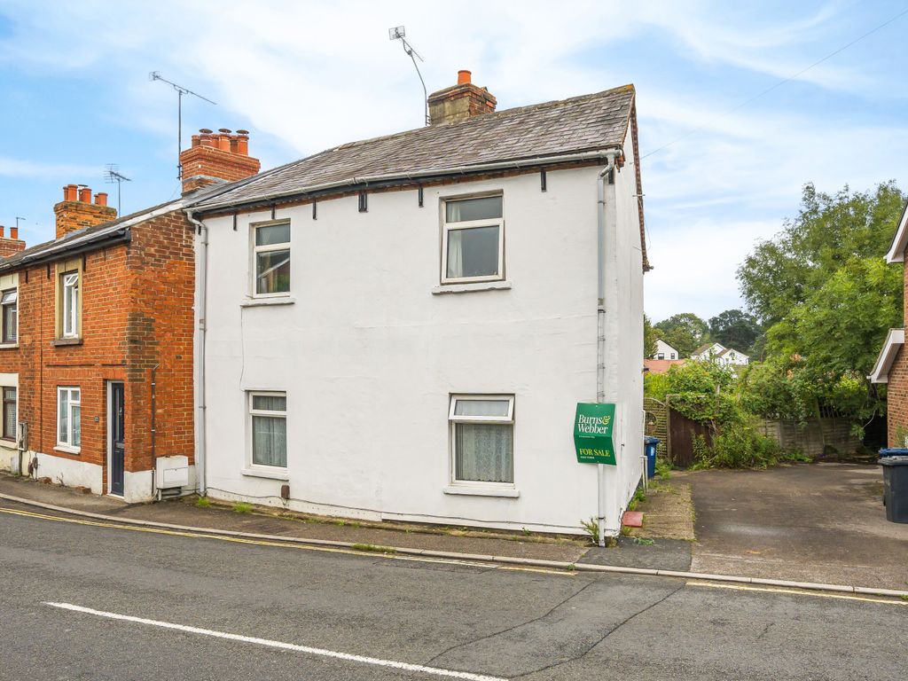 3 bed detached house for sale in Farnborough Road, Farnham GU9, £