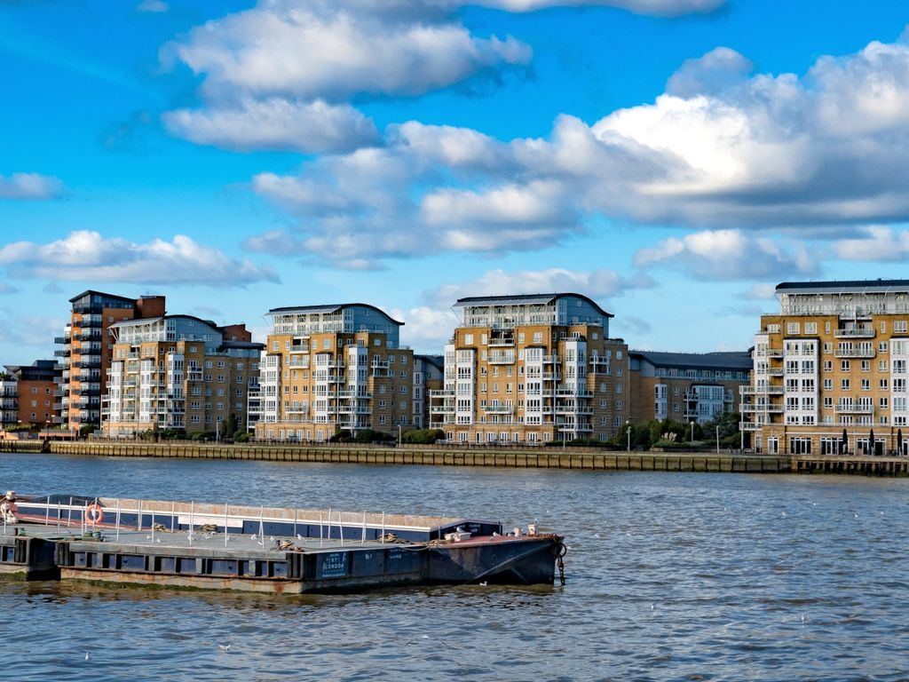 4 bed flat to rent in St. Davids Square, London E14, £4,099 pcm Zoopla