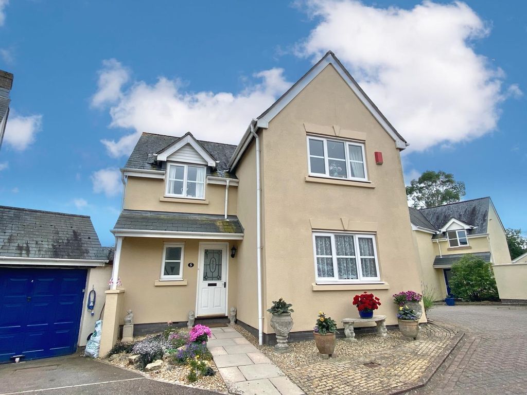 4 bed detached house for sale in Cornlands, Sampford Peverell, Tiverton