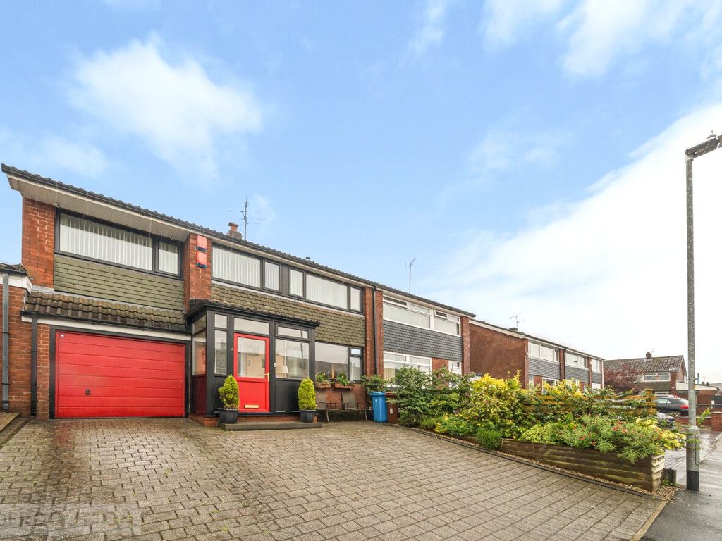 4 bed semidetached house for sale in Holly Grove, Lees, Oldham OL4, £