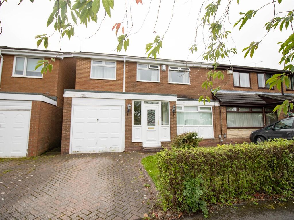 4 bed property to rent in Tudor Way, Newcastle Upon Tyne NE3, £1,150