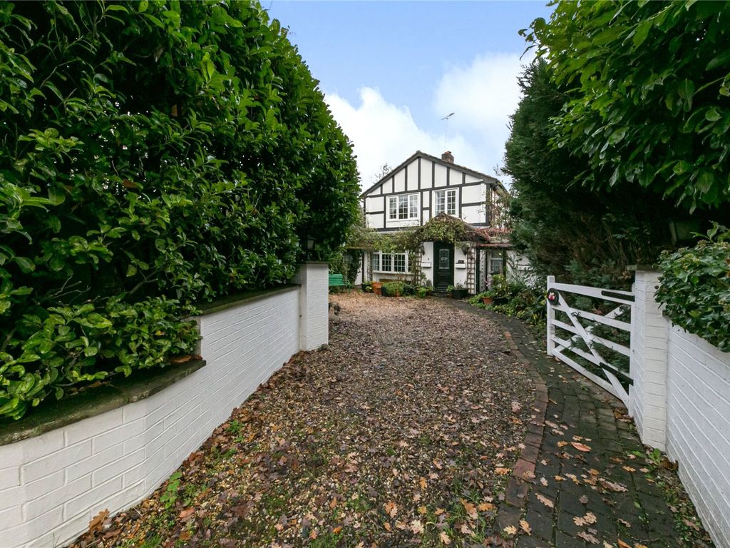 4 bed detached house for sale in Wellington Road, Nantwich, Cheshire