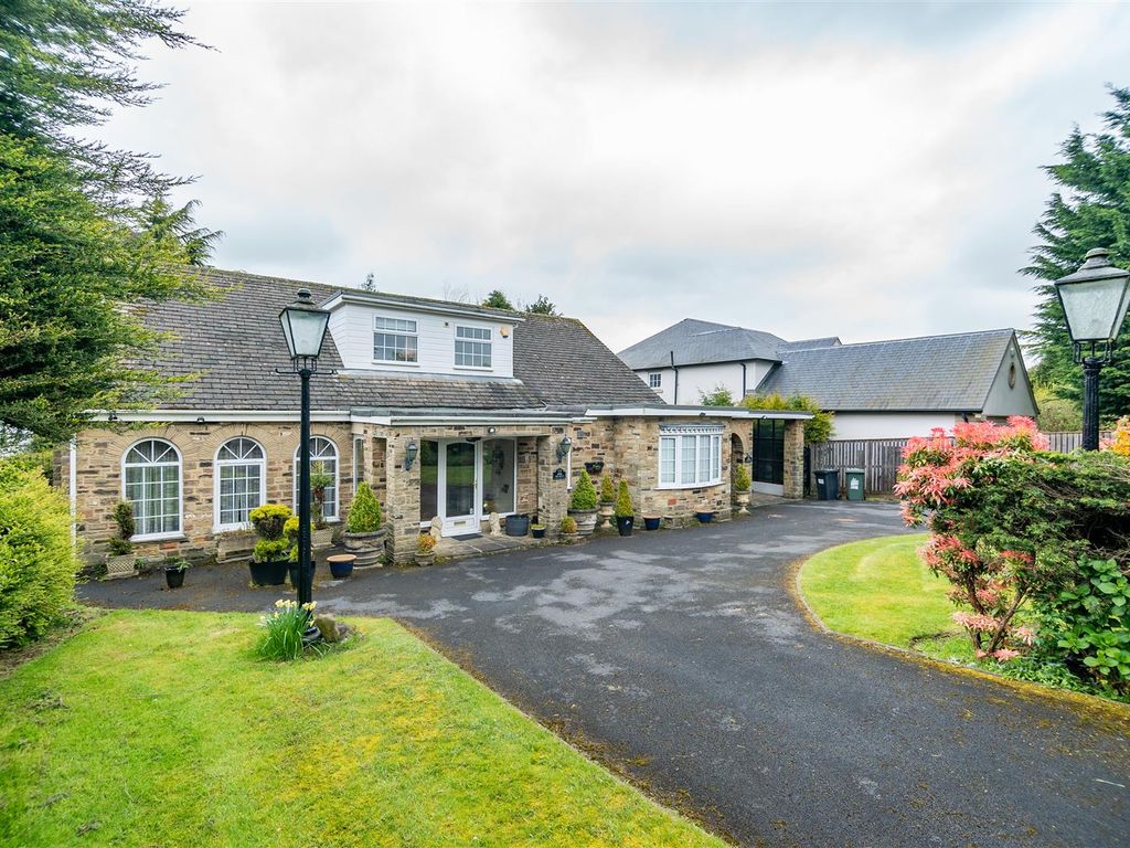 4 bed detached house for sale in Wigton Lane, Leeds LS17, £1,200,000