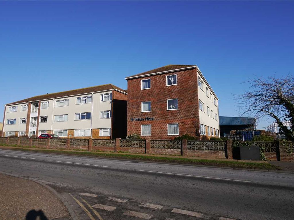2 bed flat to rent in St. Peters Place, Western Road, Sompting, Lancing