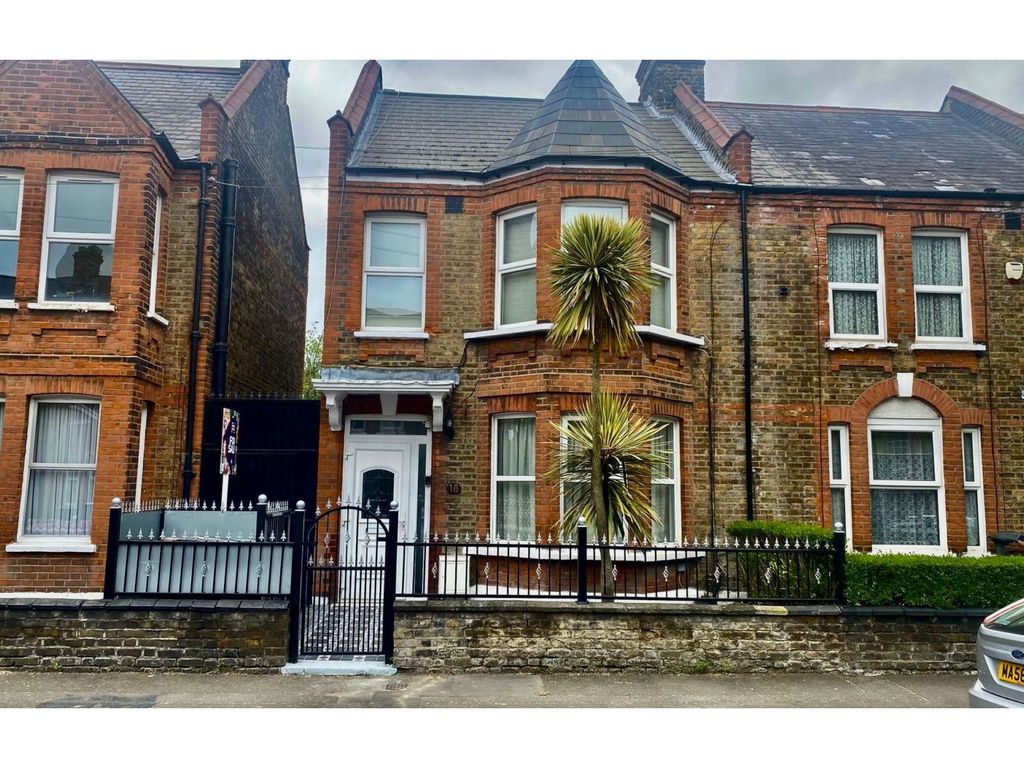 3 bed end terrace house for sale in Blyth Road, Walthamstow E17 Zoopla
