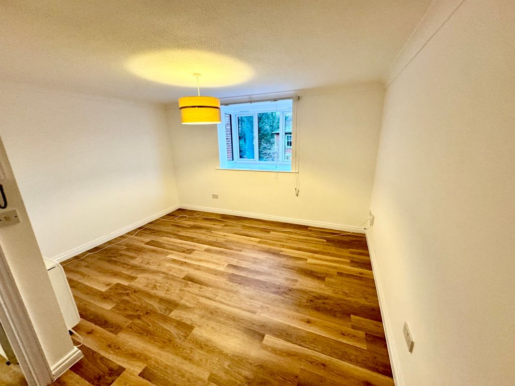 1 bed flat to rent in Baillie Road, Guildford GU1, £1,000 pcm Zoopla