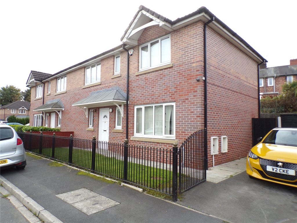 3 bed semidetached house for sale in Rosewood Road, Manchester