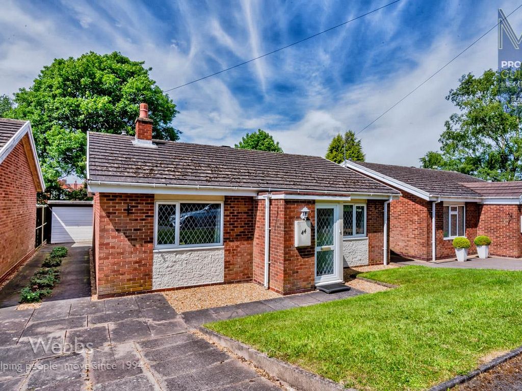 2 bed detached bungalow for sale in Gladstone Road, Heath Hayes