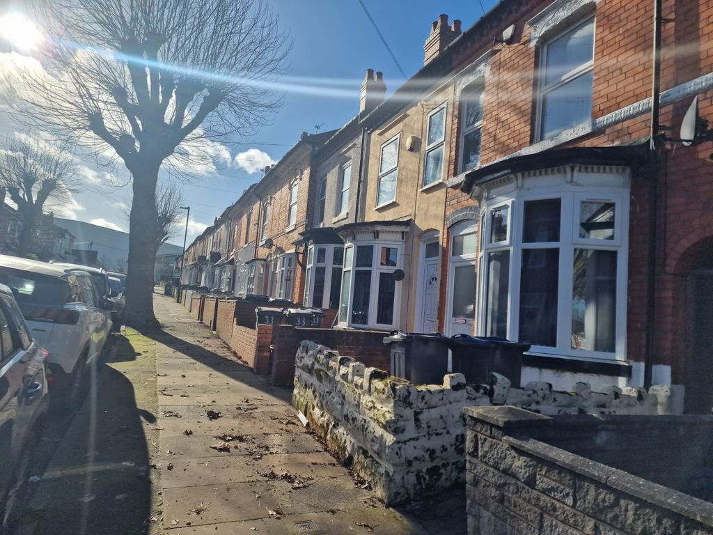 3 bed terraced house to rent in Flora Road, Birmingham B25, £1,150 pcm Zoopla