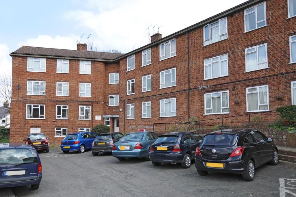 2 bed flat for sale in Chesham, Buckinghamshire HP5 Zoopla