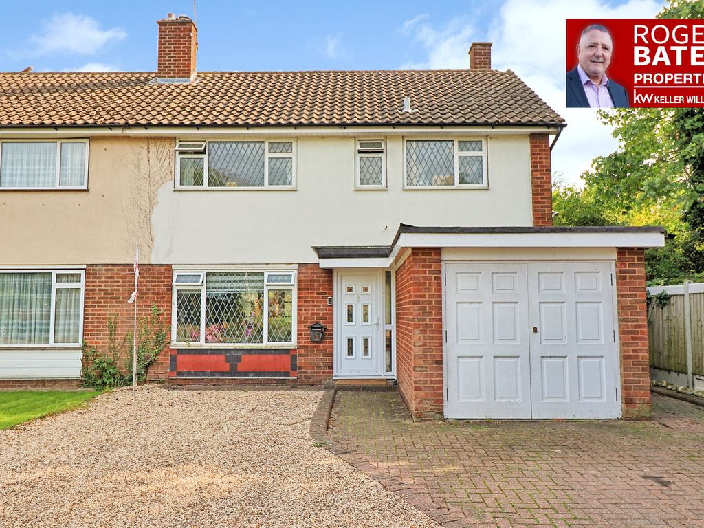 3 bed semidetached house for sale in Sparrows Herne, Basildon, Essex SS16 Zoopla