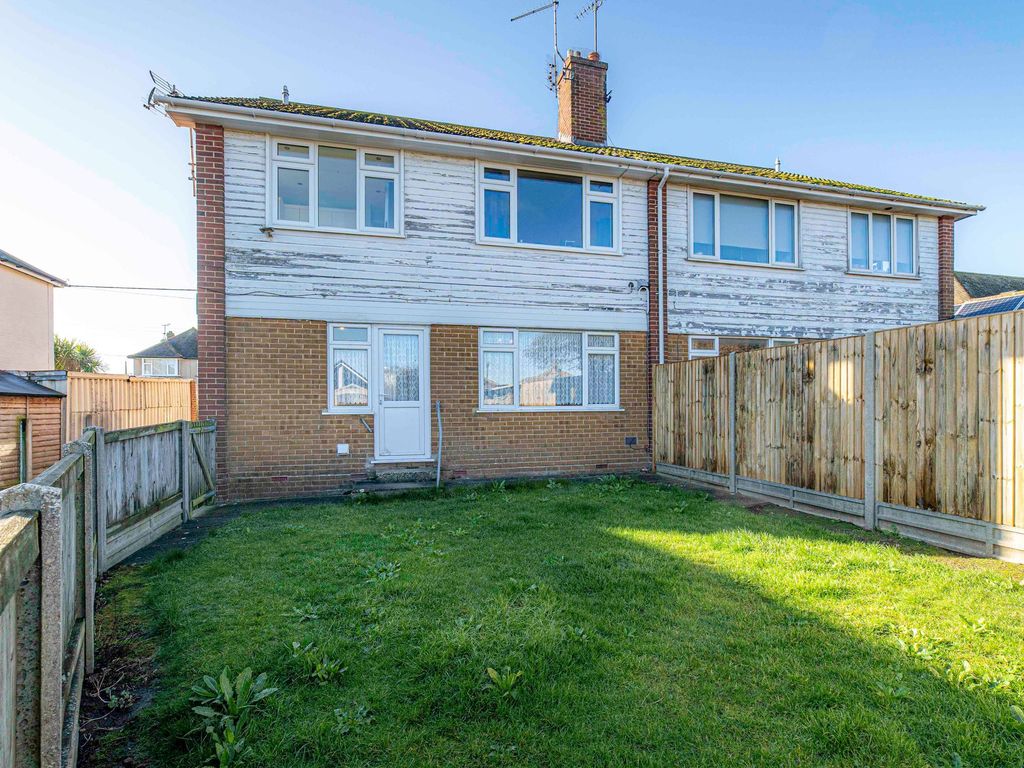 2 bed for sale in Bridgefield Road, Whitstable CT5, £250,000