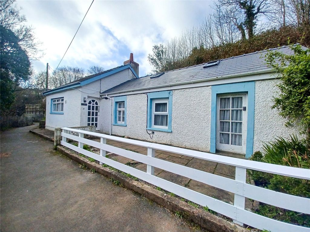 2 bed semidetached house for sale in Havens Head, Milford Haven