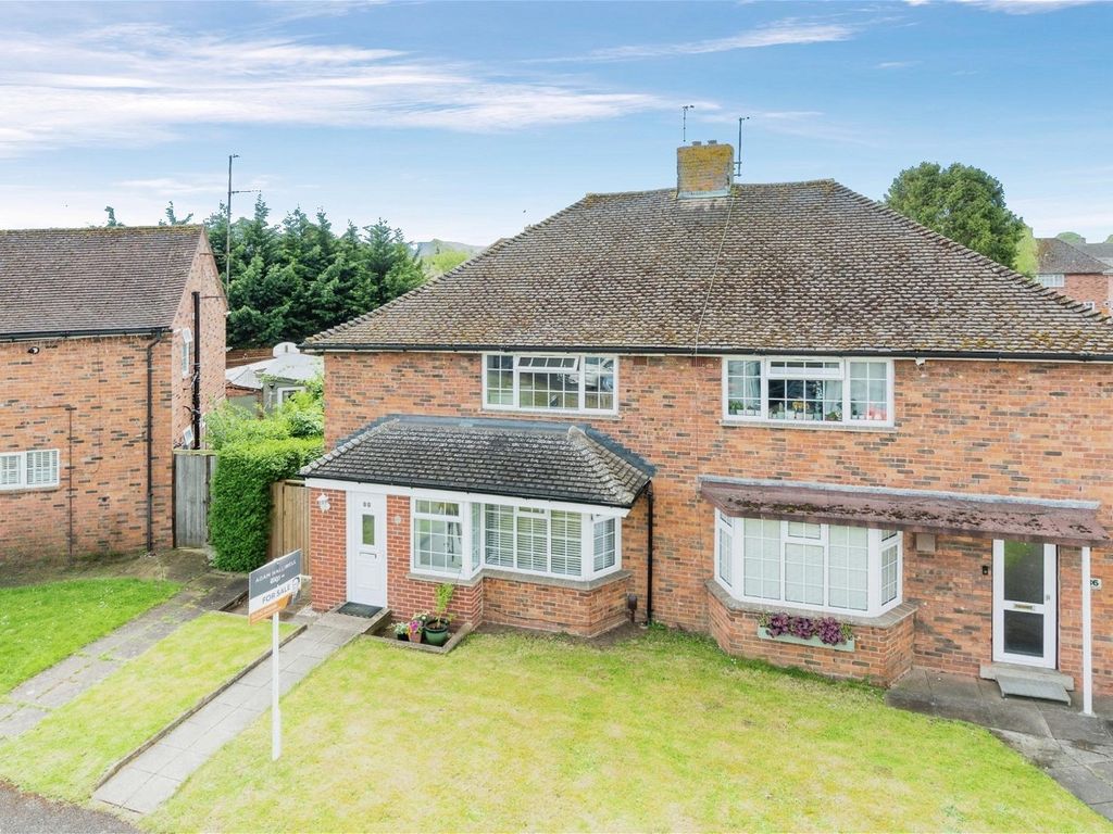 3 bed semidetached house for sale in Tobyfield Road, Cleeve