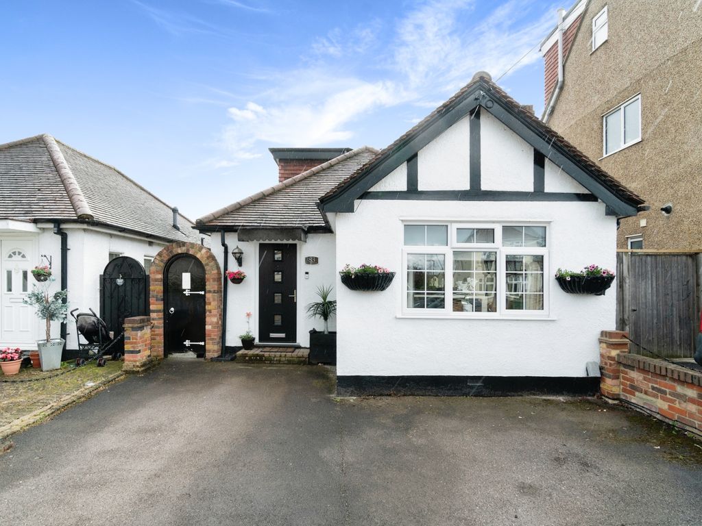 4 bed detached bungalow for sale in Clarkes Avenue, Worcester Park KT4