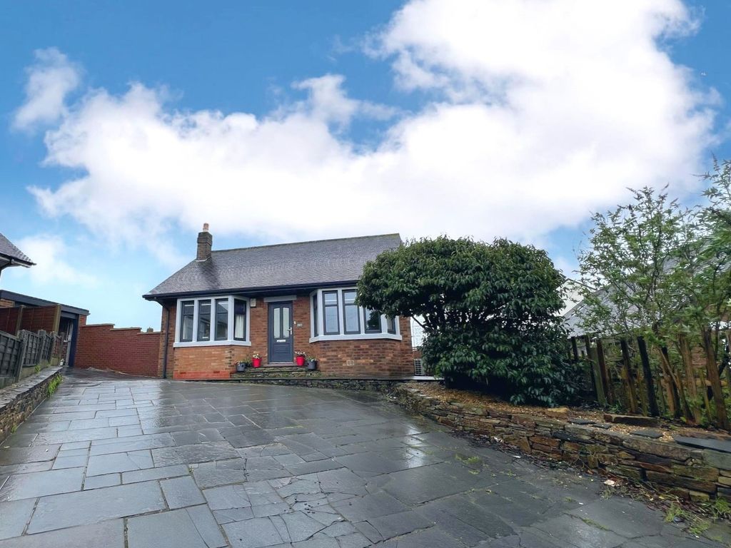 2 bed bungalow for sale in Hillside Close, Blackpool FY3, £250,000 Zoopla