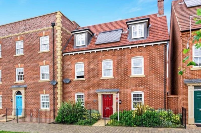 Room to rent in Room 2 Saxon Way, Great Denham, Bedford MK40, £600 pcm Zoopla