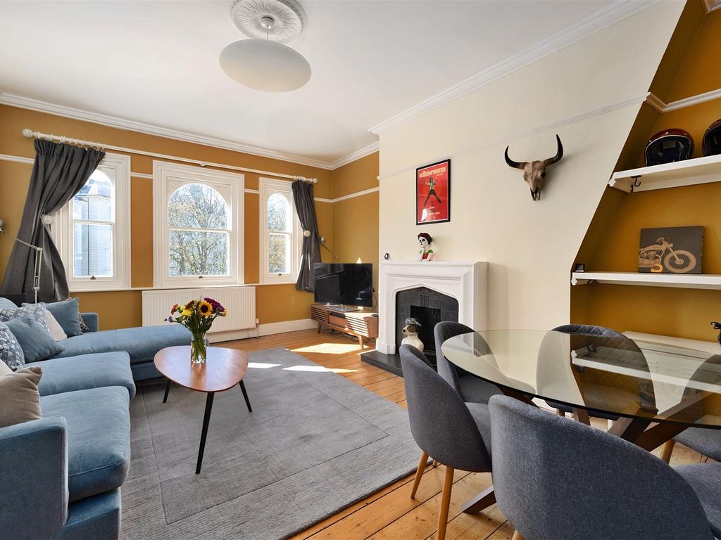 3 bed for sale in Cornwallis Gardens, Hastings TN34, £