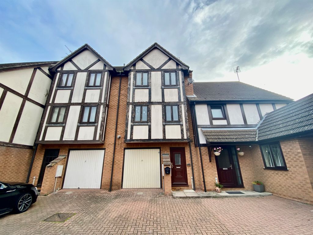 3 bed town house for sale in Horseshoe Road, Spalding PE11 Zoopla