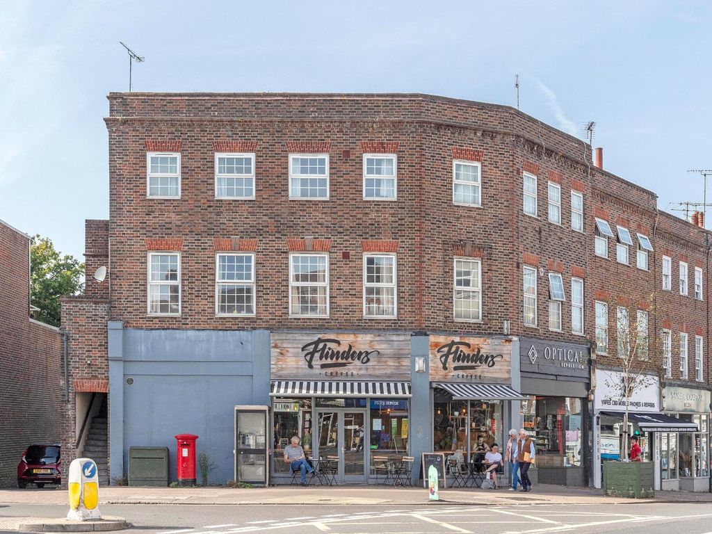 2 bed flat for sale in South Road, Haywards Heath, West Sussex RH16, £