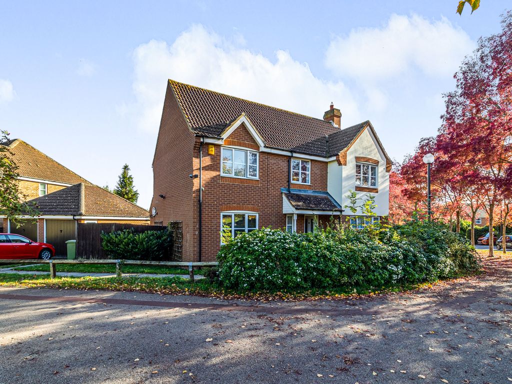 4 bed detached house for sale in Winfold Lane, Tattenhoe, Milton Keynes