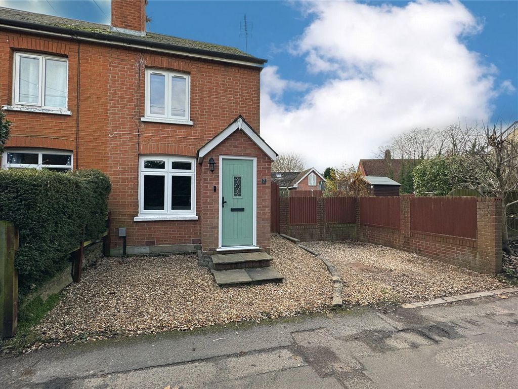 2 Bed End Terrace House For Sale In Tower Hill Farnborough Hampshire