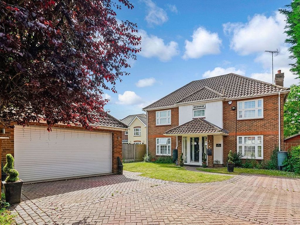 4 bed detached house for sale in Magdalene Crescent, Silver End, Witham CM8, £575,000 Zoopla