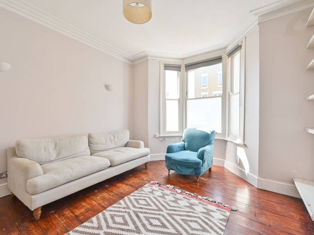 3 bed flat for sale in Brook Drive, Kennington, London SE11, £675,000