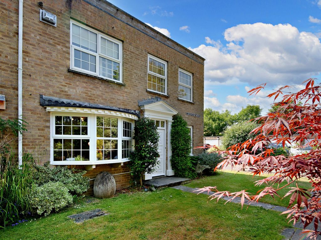 2 bed flat for sale in Grosvenor Mews, Lymington, Hampshire, S041 SO41