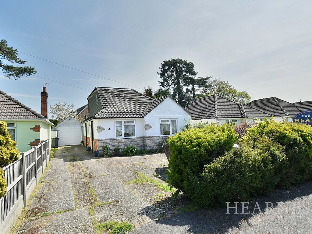 3 bed detached bungalow for sale in Markham Avenue, Bournemouth BH10