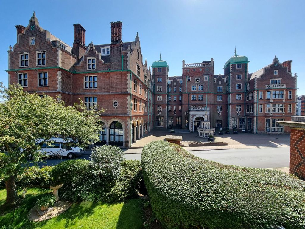 1 bed flat for sale in Harvest House, Cobbold Road, Felixstowe IP11, £