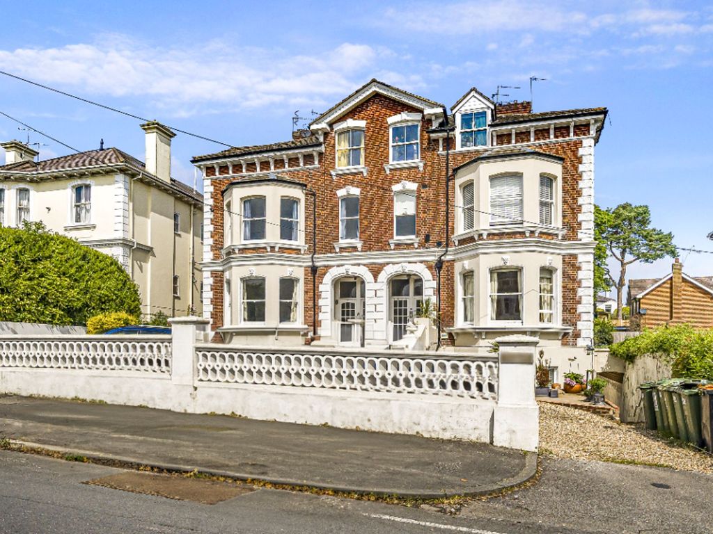 1 bed flat for sale in Woodbury Park Road, Tunbridge Wells TN4, £