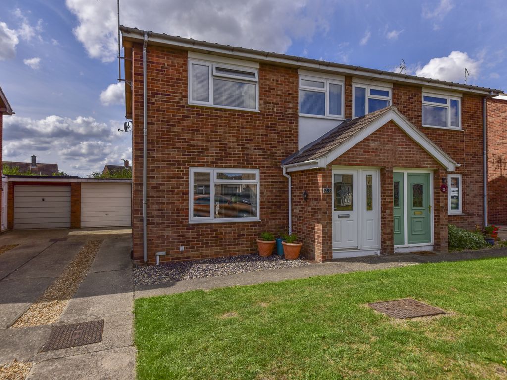 3 bed semidetached house for sale in Holmes Way, Peterborough PE4 Zoopla