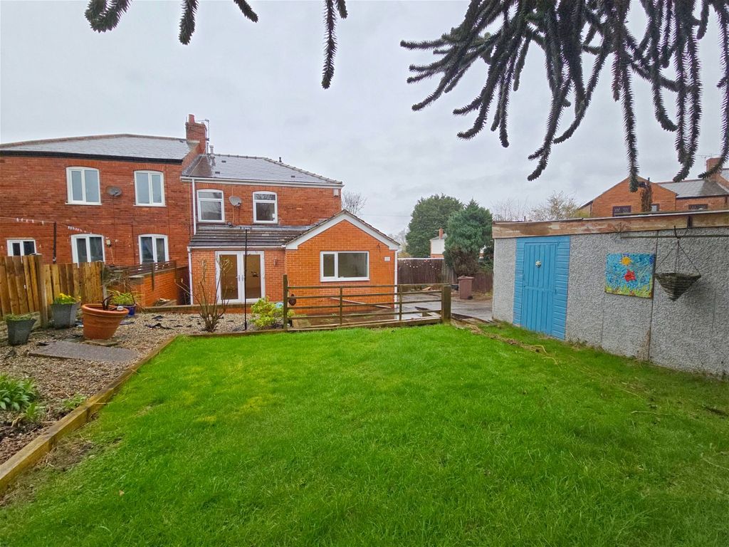 3 bed semidetached house for sale in Samuel Road, Barnsley S75, £